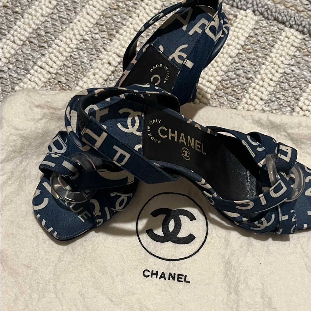 CHANEL Dark Blue and White Heels